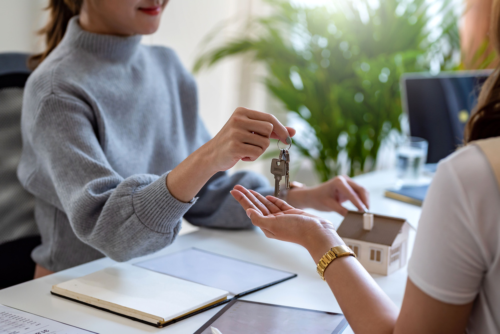Le saviez-vous ? Vous pouvez bénéficier d’un taux réduit sur le précompte immobilier si vous mettez en location votre bien via une Agence Immobilière Sociale (AIS).